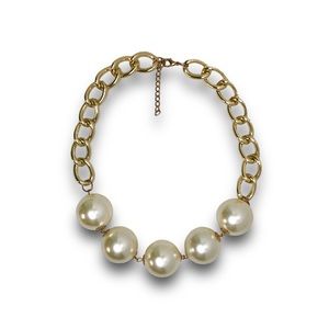 Big Pearls Necklace with Gold Chain